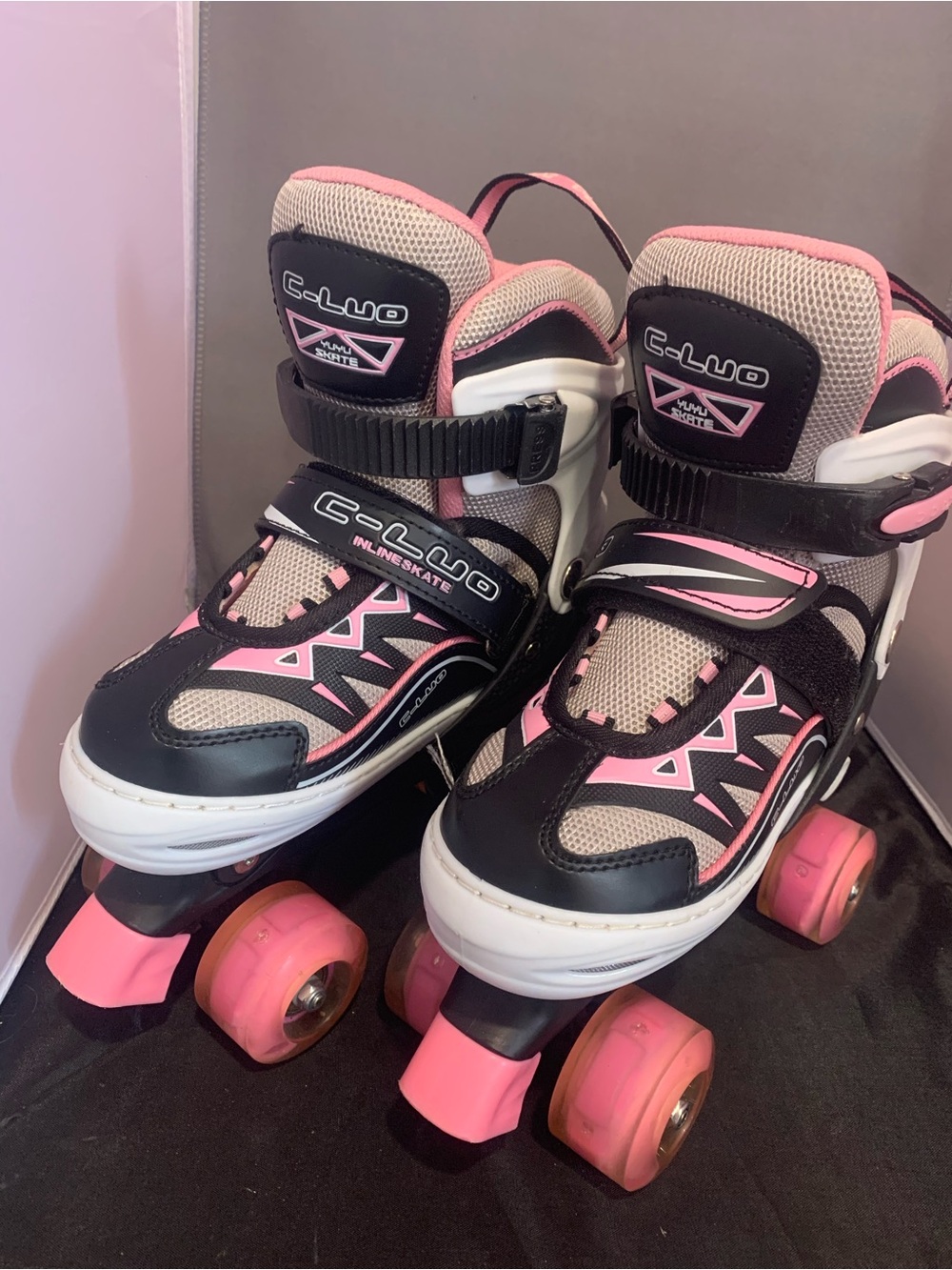 Kid’s C-LUO Adjustable Quad Roller Skates in Pink & Black ( NO LACES )